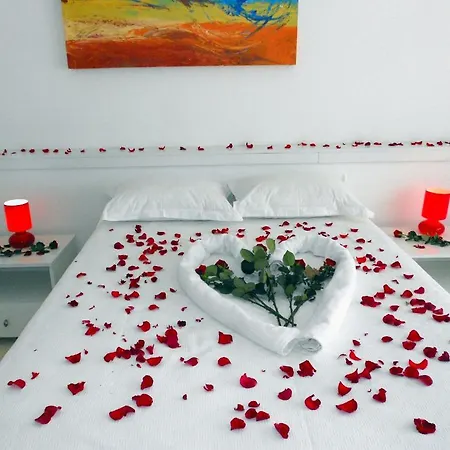 Aytas Hotel 3*
